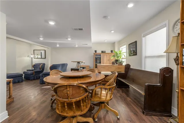 $520,000 | 640 Shady Bend Drive, Tonganoxie, KS 66086