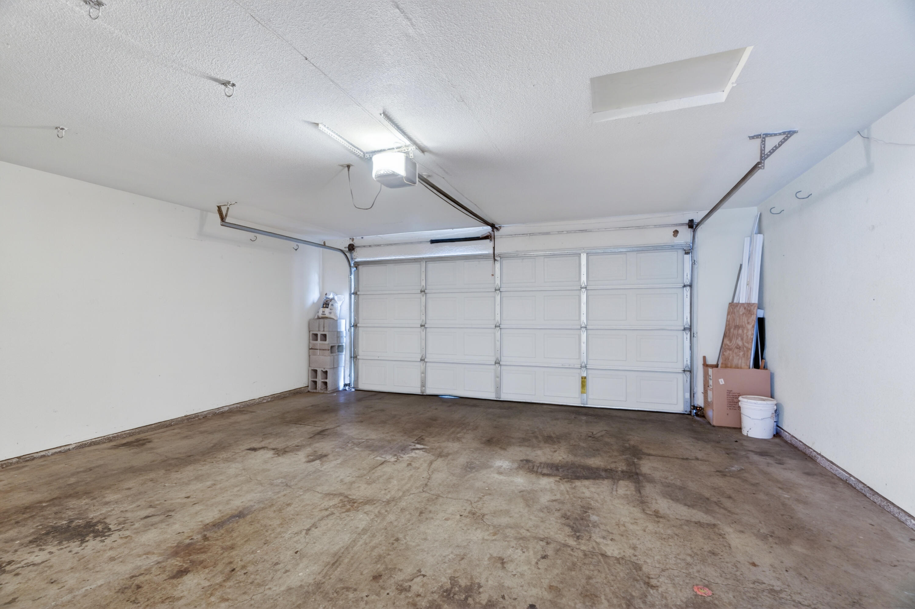 200 Ridgetop Drive, Unit 22 Redding, CA 96003 - Photo 28 of 29 Garage