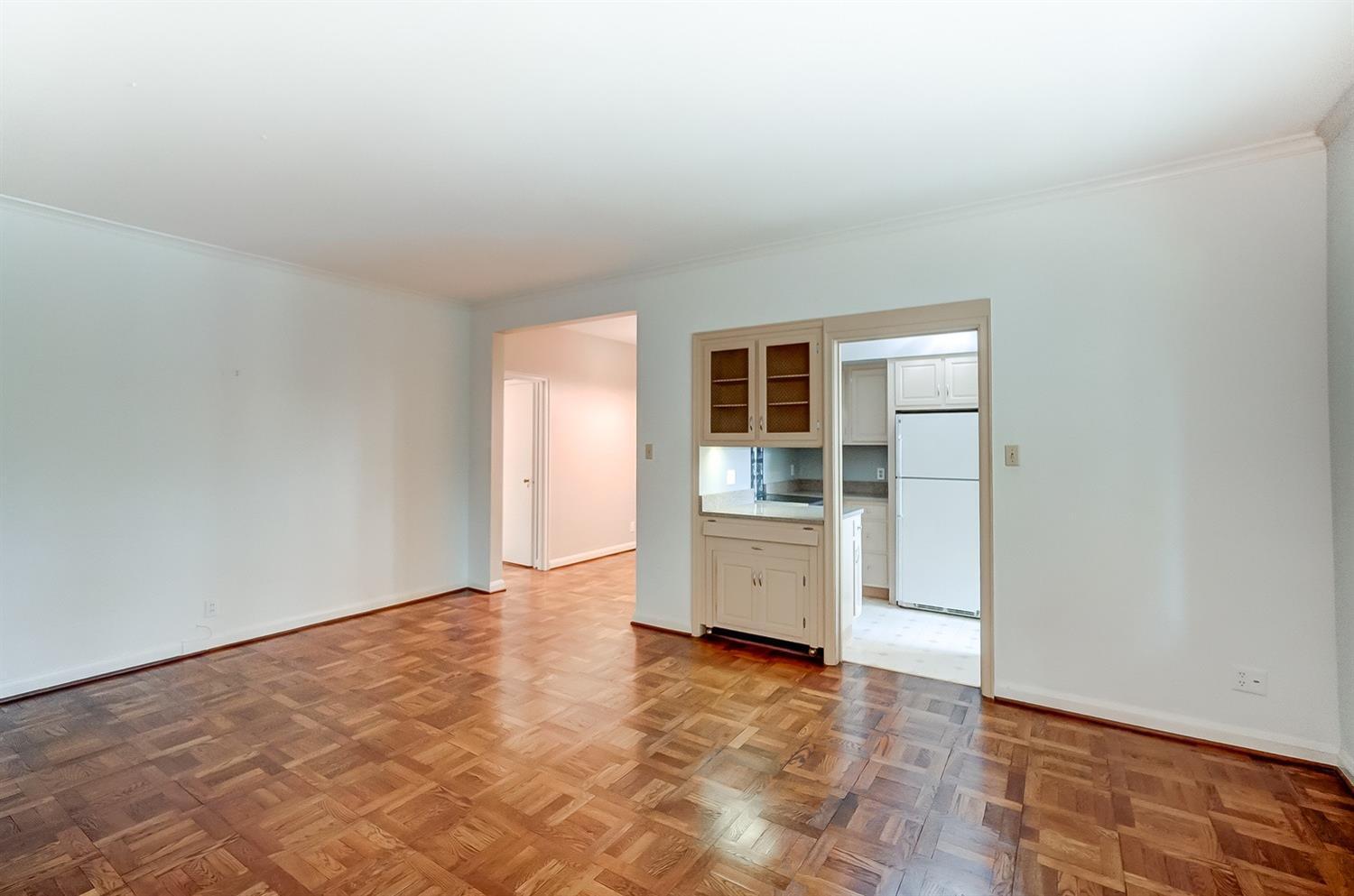 2376 Madison Road, Unit 51 Cincinnati, OH 45208 - Photo 16 of 47 Gallery Image 16