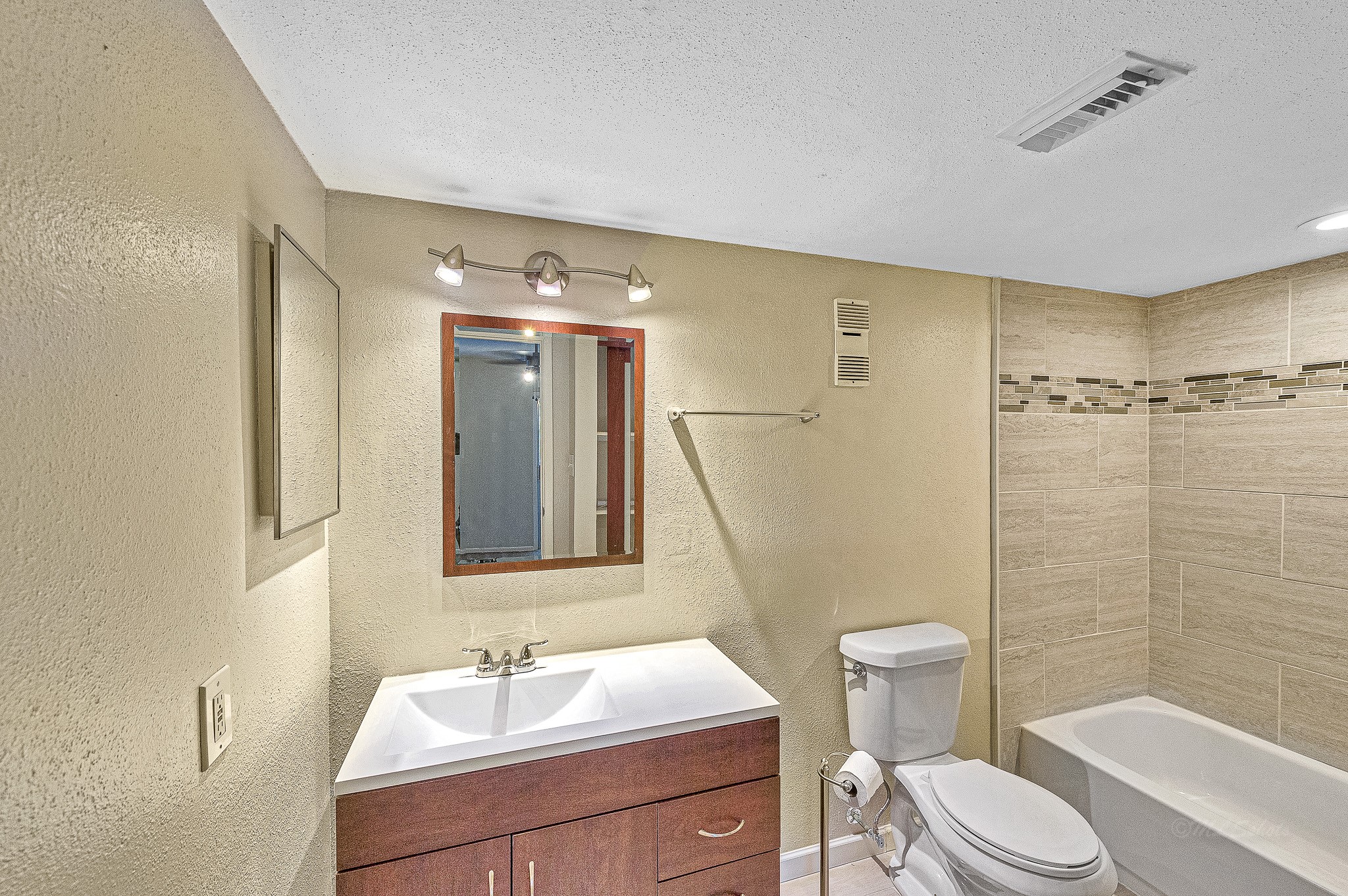 1500 Sandy Springs Road, Unit 35 Houston, TX 77042 - Photo 21 of 26