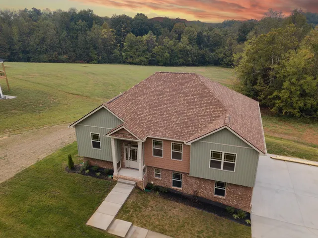 $599,500 | 975 Palmyra Road, Clarksville, TN 37040