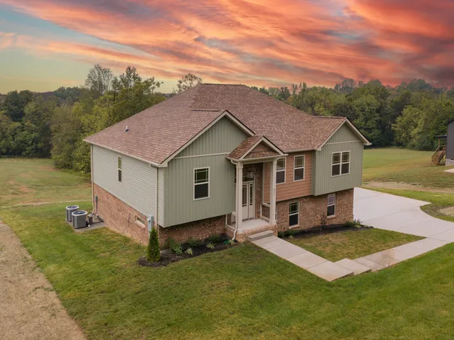 $599,500 | 975 Palmyra Road, Clarksville, TN 37040