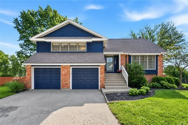 $380,000 | 416 North Persimmon Drive, Olathe, KS 66061