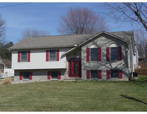 1726 Arona Road Irwin, PA 15642 - Photo 1 of 11 Exterior Front.