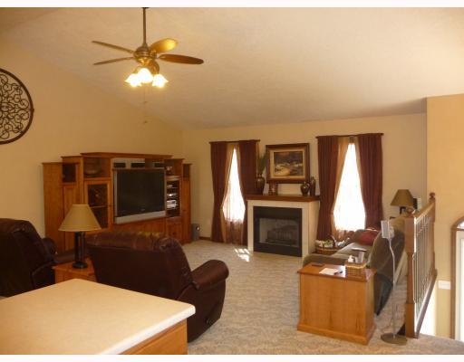 1726 Arona Road Irwin, PA 15642 - Photo 3 of 11 Living Room.