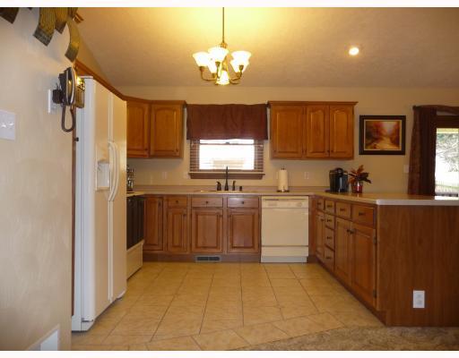 1726 Arona Road Irwin, PA 15642 - Photo 5 of 11 Kitchen.