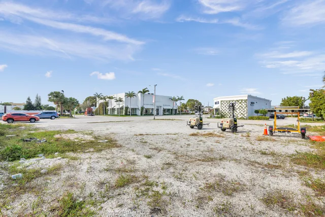 $2,150,000 | 3500 South Dixie Highway, West Palm Beach, FL 33405