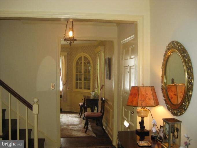 5706 Kenmore Road Baltimore, MD 21210 - Photo 18 of 18 a view of living room