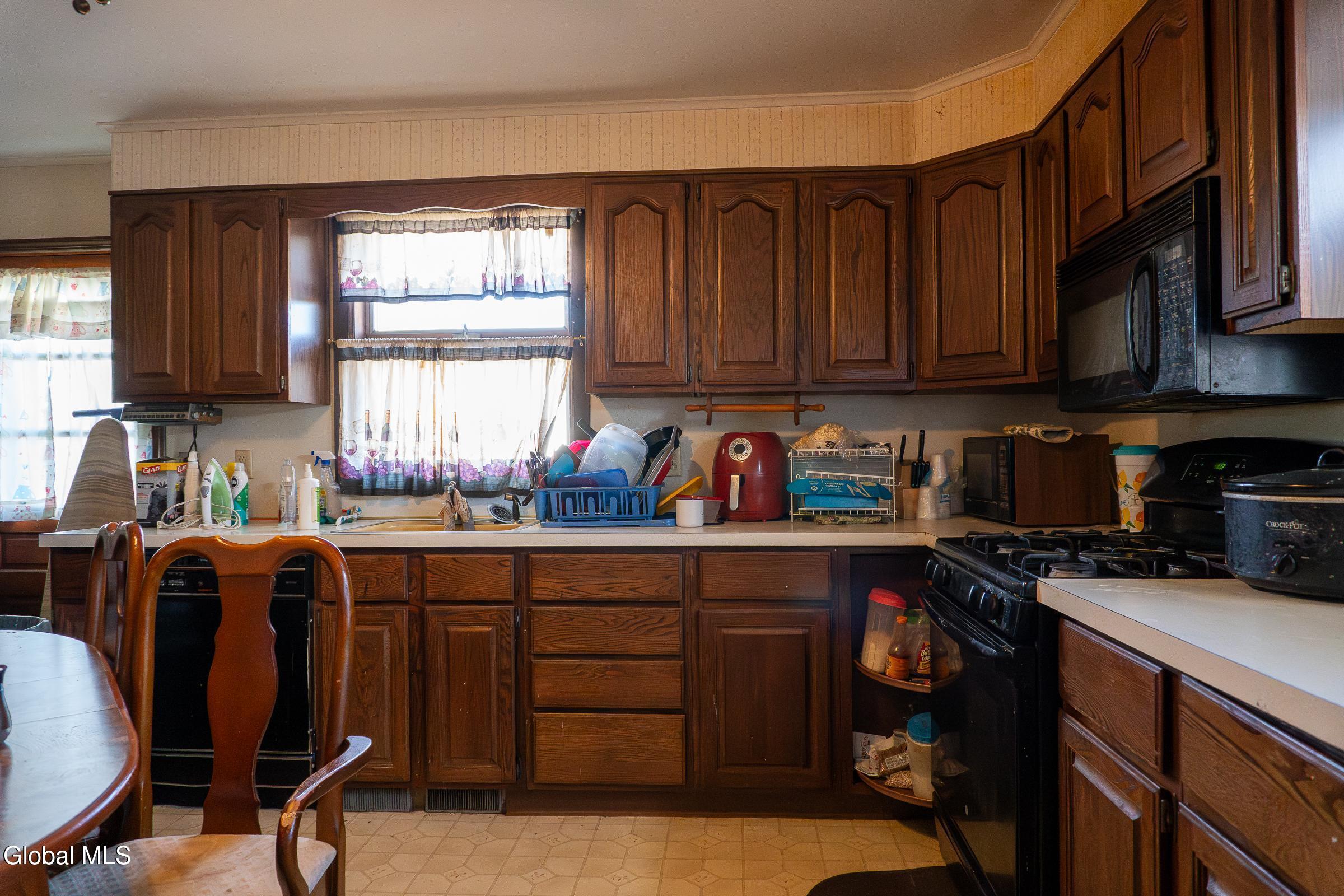 601 Altamont Avenue Schenectady, NY 12303 - Photo 18 of 47 18