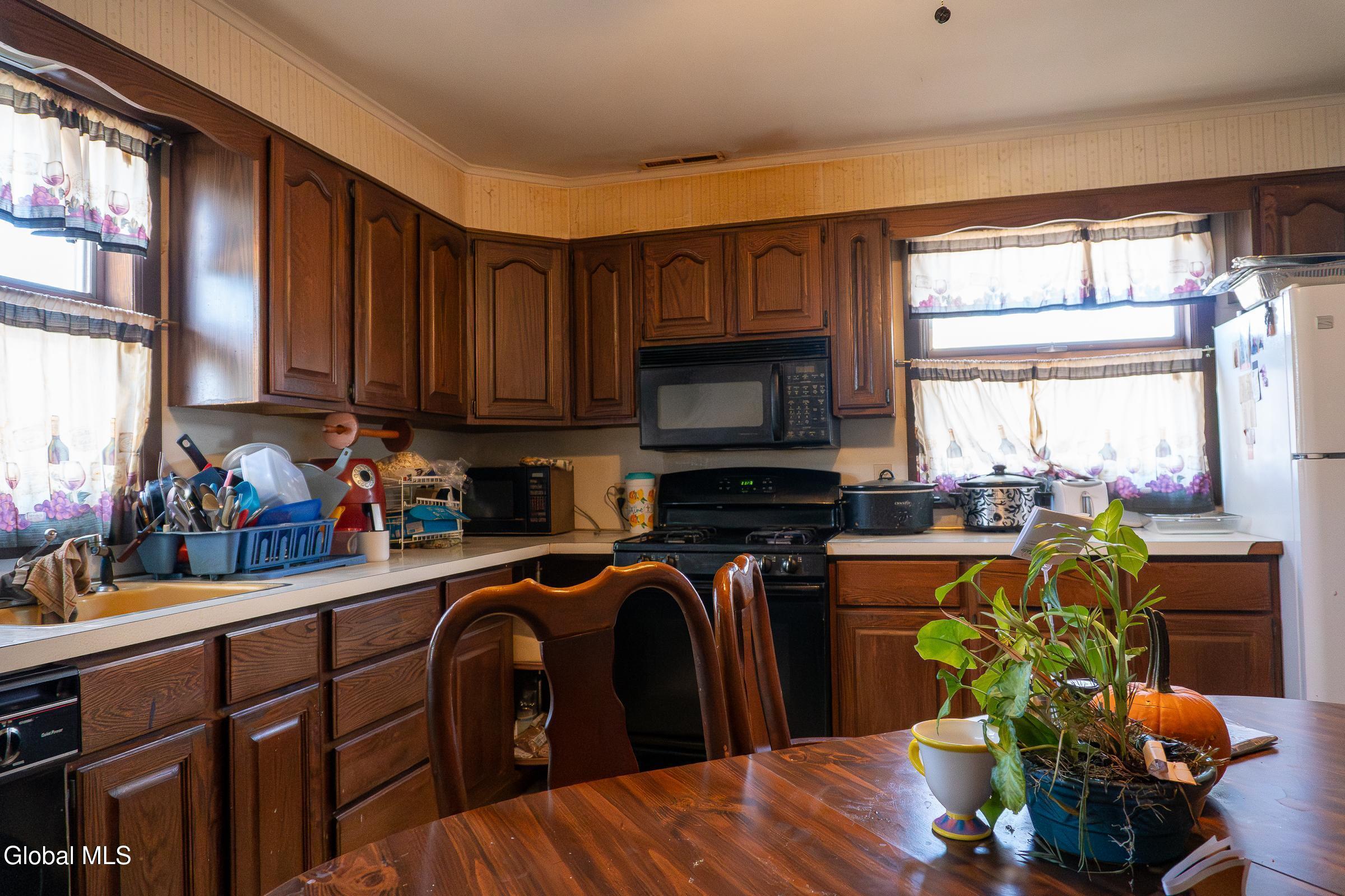 601 Altamont Avenue Schenectady, NY 12303 - Photo 21 of 47 21