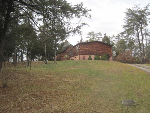 881 Springwood Road Fincastle, VA 24090 - Photo 4 of 44 Springwood 002