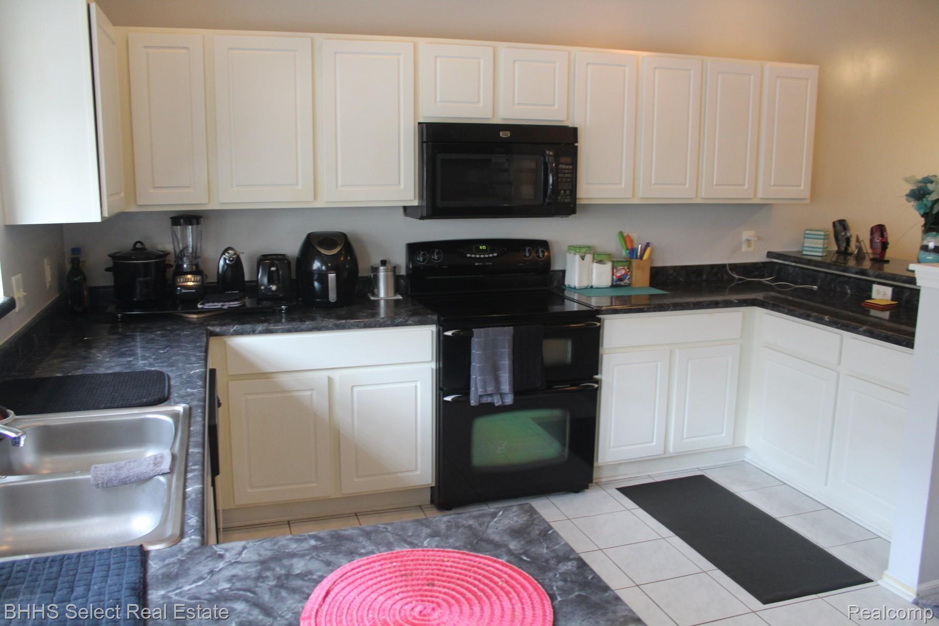 22738 Goddard Road Taylor, MI 48180 - Photo 9 of 41 10C08958-57F1-48CC-A61E-707693E01DA0.jpeg
