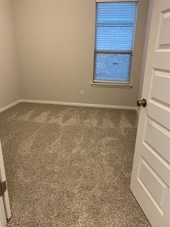 117 Peruvian Lane Georgetown, TX 78626 - Photo 27 of 33 a view of room and window