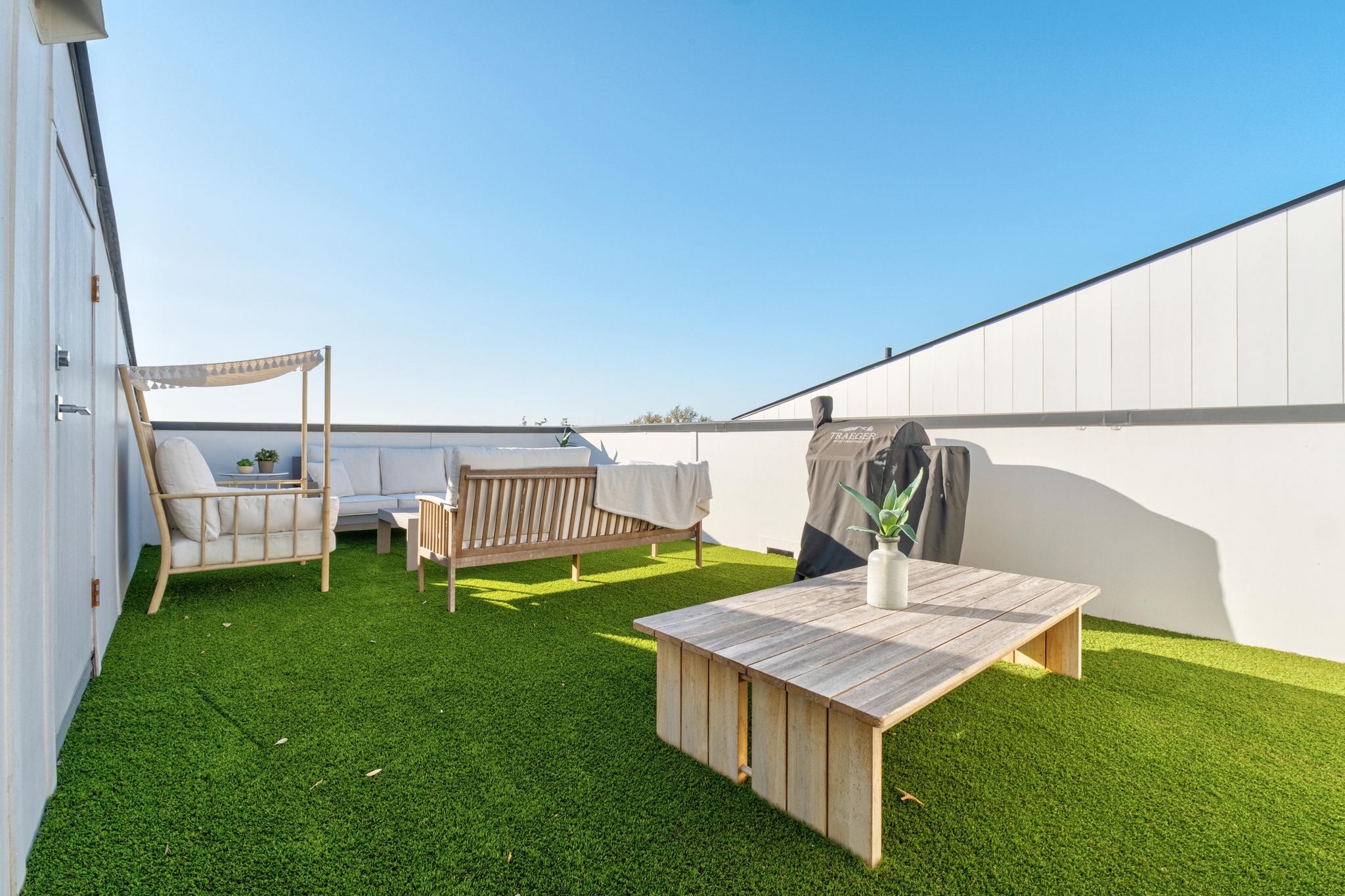 3406 East 17th Street, Unit 4 Austin, TX 78721 - Photo 25 of 32 a house view with a outdoor space