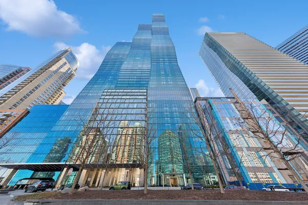 $1,890,000 | 363 East Wacker Drive, Unit 2802, Chicago, IL 60601