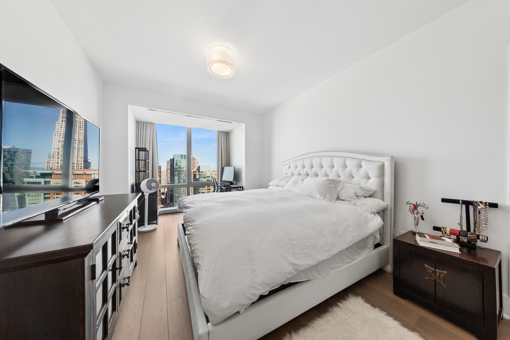 363 East Wacker Drive, Unit 2802 Chicago, IL 60601 - Photo 11 of 26