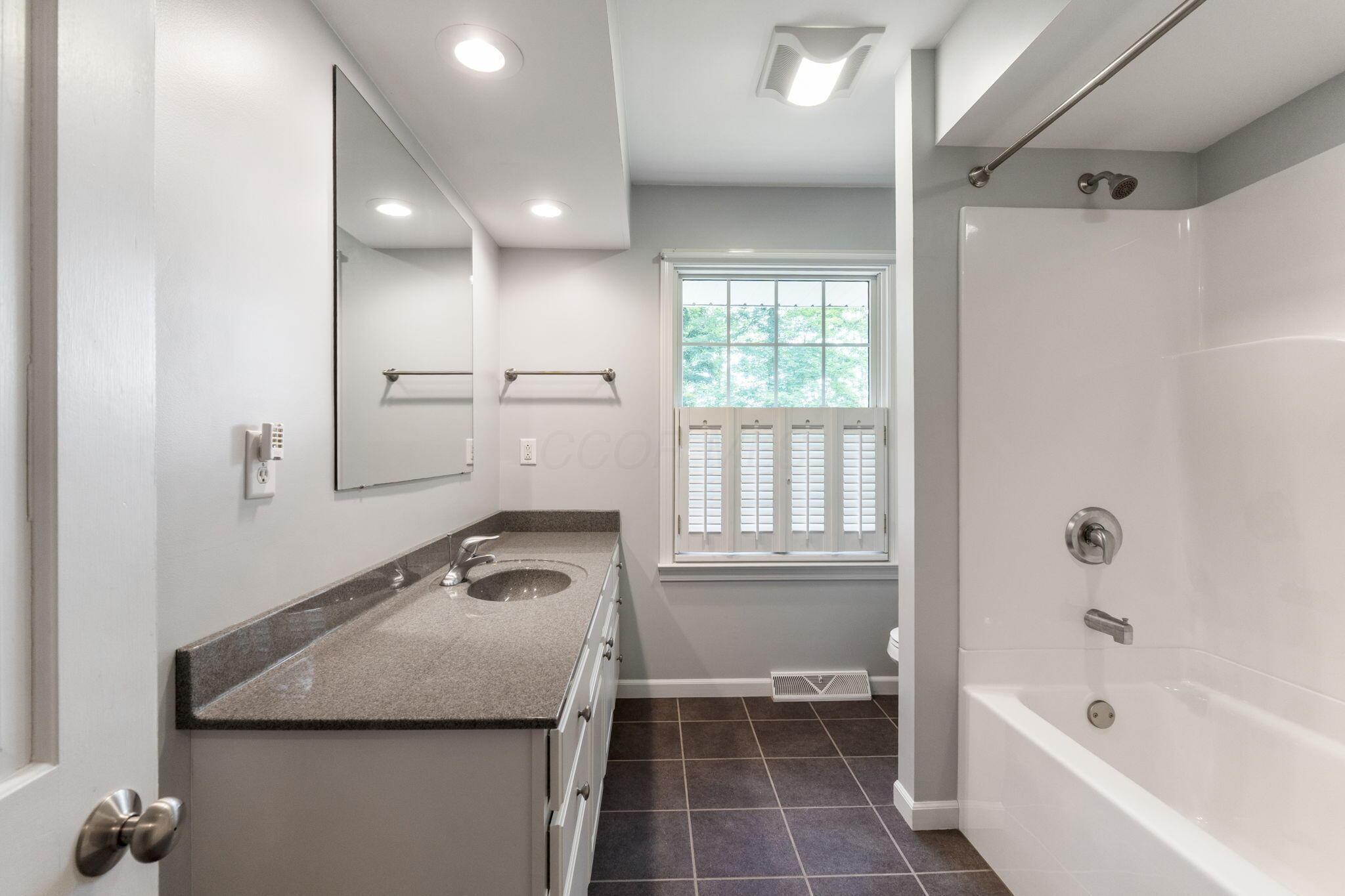 4563 Donithen Road Marion, OH 43302 - Photo 27 of 48 4563 donithen rd (Interior)-42