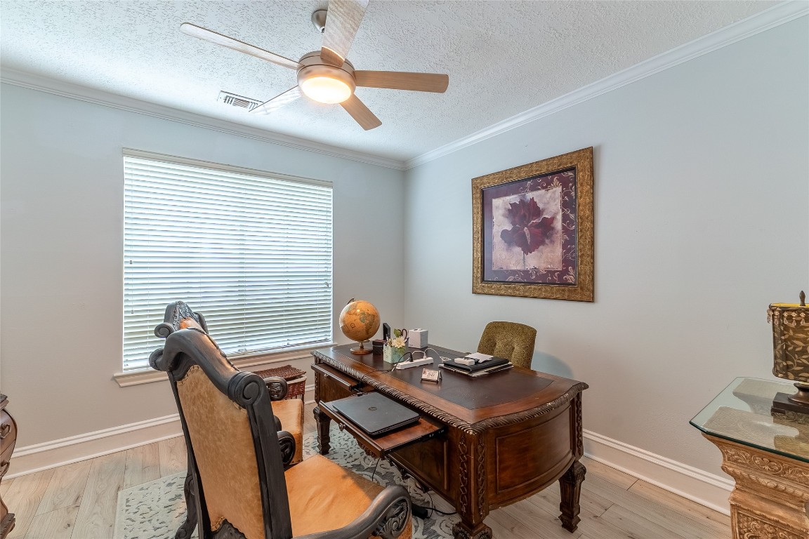 7710 Painton Lane Spring, TX 77389 - Photo 22 of 50 Downstairs office with walk in closet