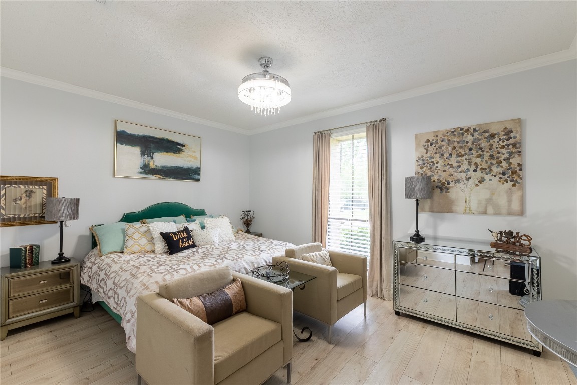 7710 Painton Lane Spring, TX 77389 - Photo 35 of 50 2nd bedroom on 1st floor with oversized built out walk in closet