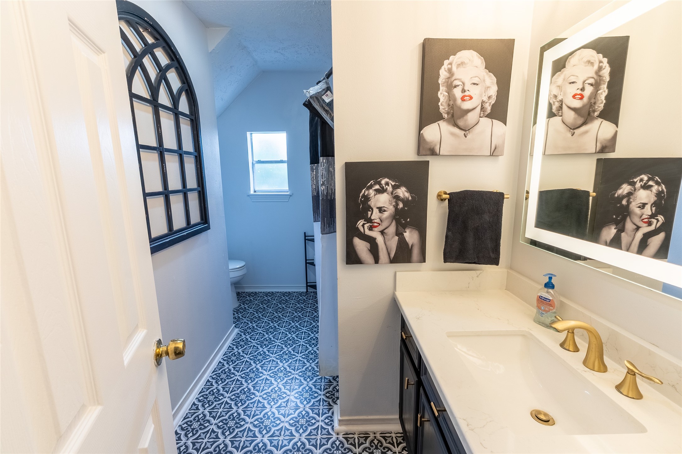 7710 Painton Lane Spring, TX 77389 - Photo 47 of 50 2nd floor full bathroom with shower/tub