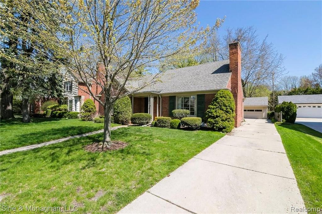 74 Handy Road Grosse Pointe Farms, MI 48236 - Photo 3 of 28