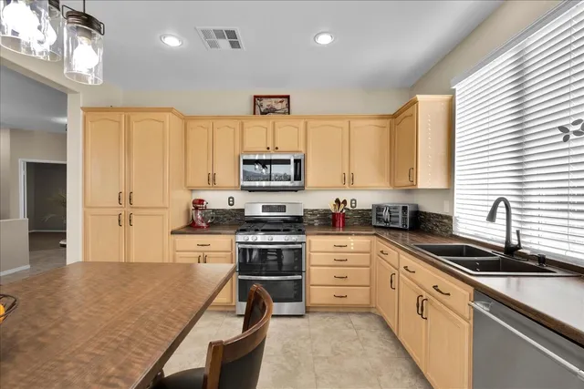 $319,990 | 65565 Acoma Avenue, Unit 1, Desert Hot Springs, CA 92240