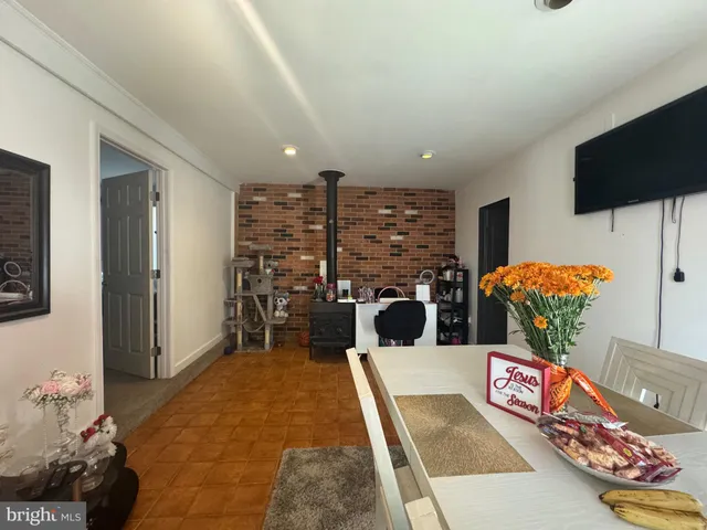 $1,350,000 | 17100 King James Way, Gaithersburg, MD 20877