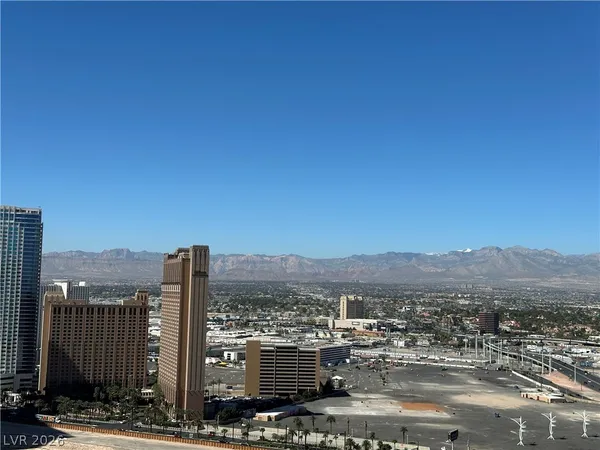 $2,695 | 222 Karen Avenue, Unit 3203, Las Vegas, NV 89109