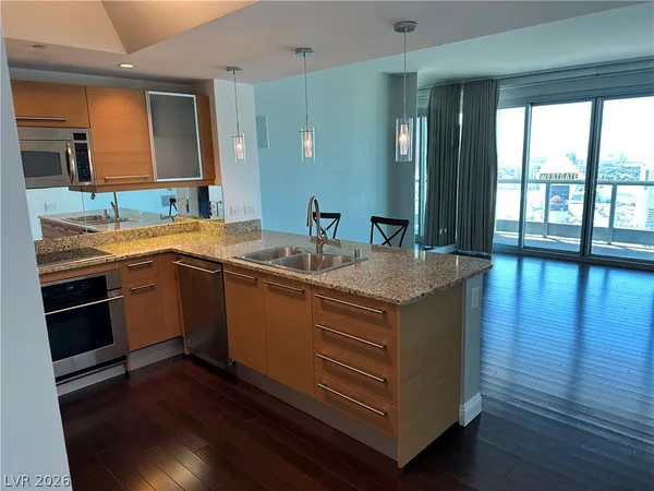 $2,695 | 222 Karen Avenue, Unit 3203, Las Vegas, NV 89109