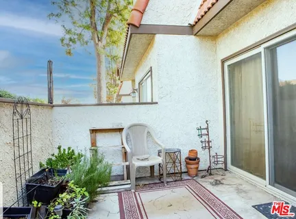 $450,000 | 27656 Ironstone Drive, Unit 2, Canyon Country, CA 91387