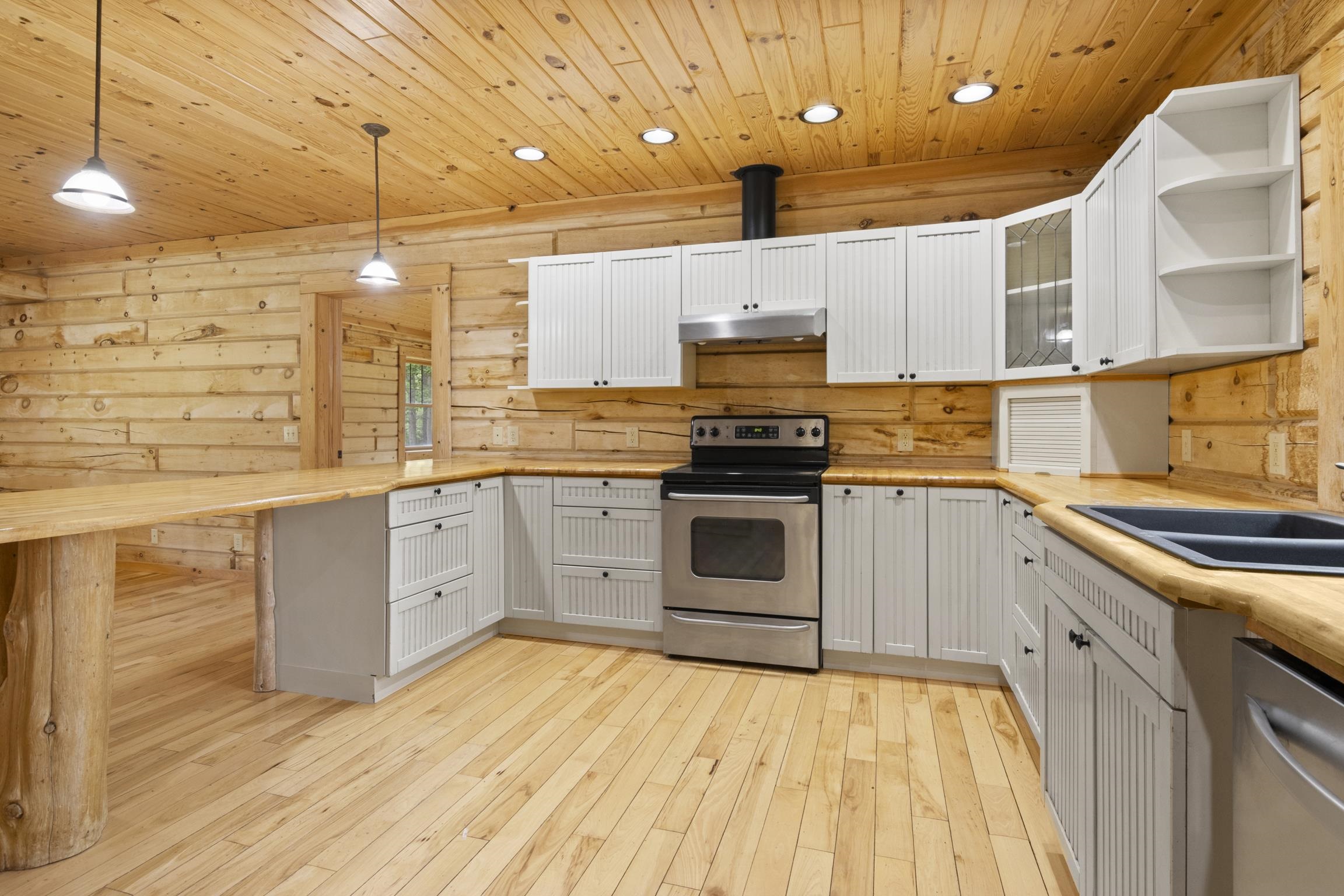 9644 Guenthardt Road Manistee, MI 49660 - Photo 9 of 41