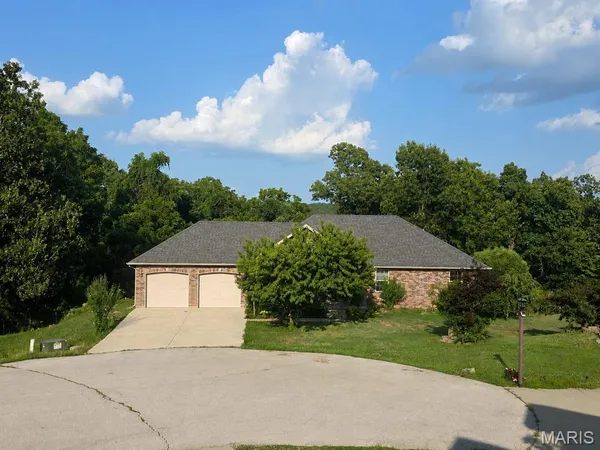 $375,000 | 20152 Helios Lane, St. Robert, MO 65584