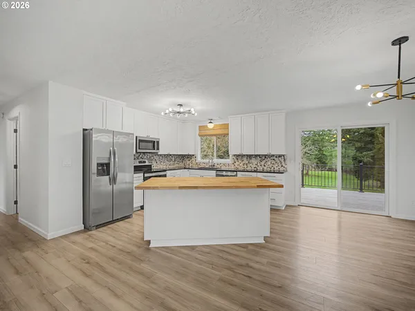 $844,900 | 23851 South Day Hill Road, Estacada, OR 97023