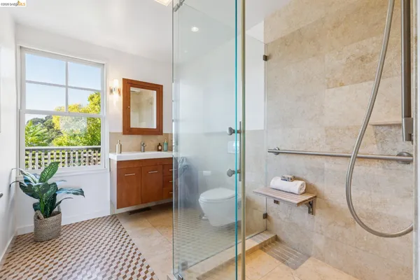 $1,395,000 | 28 Marina Ct Drive, San Rafael, CA 94901
