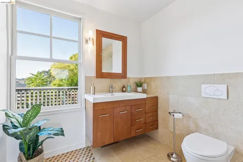 $1,395,000 | 28 Marina Ct Drive, San Rafael, CA 94901