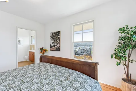 $1,395,000 | 28 Marina Ct Drive, San Rafael, CA 94901
