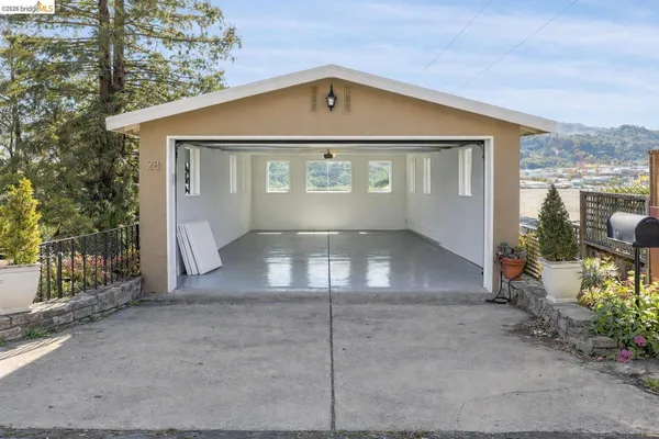 $1,395,000 | 28 Marina Ct Drive, San Rafael, CA 94901