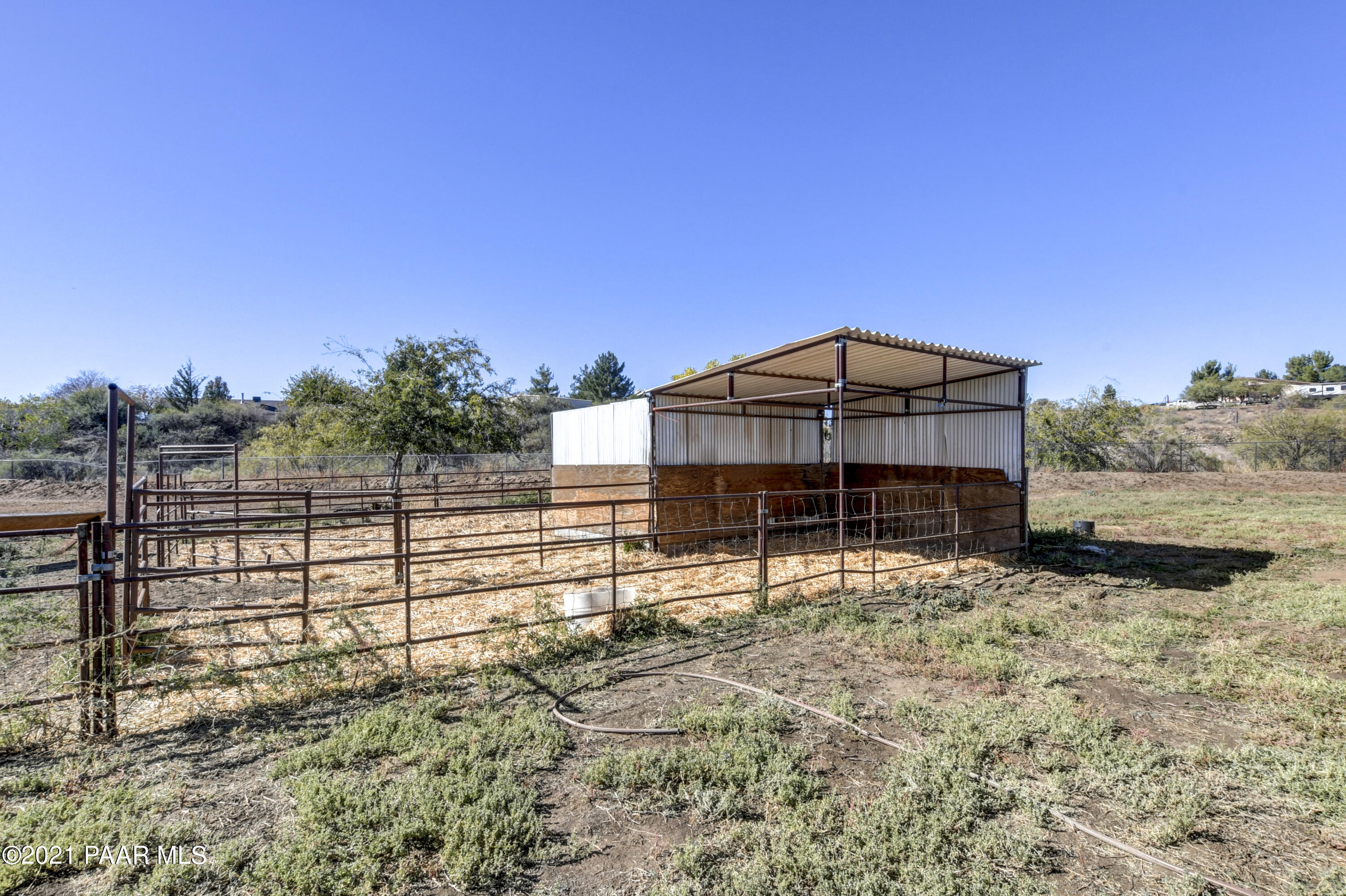 16925 East Roadrunner Road Spring Valley, AZ 86333 - Photo 54 of 58 Stalls