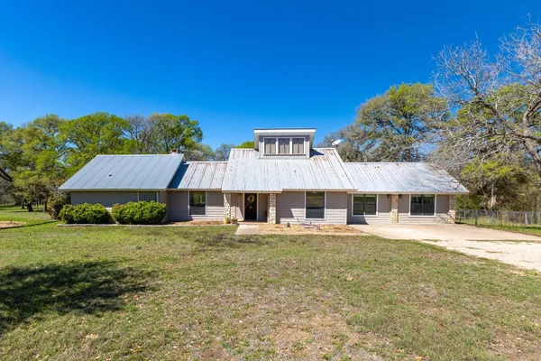 $419,500 | 12 Creekwood Drive, Schulenburg, TX 78956