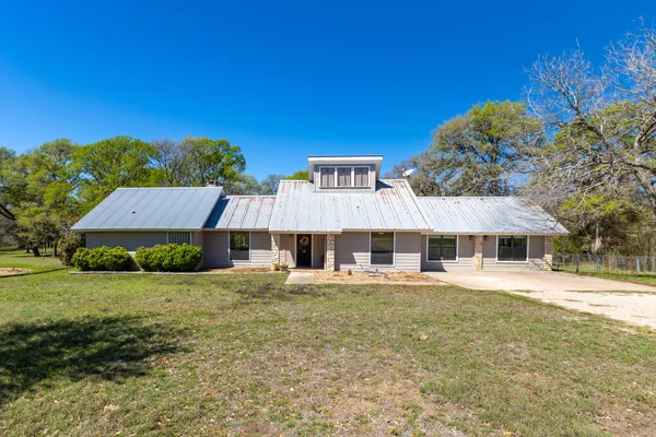 $419,500 | 12 Creekwood Drive, Schulenburg, TX 78956