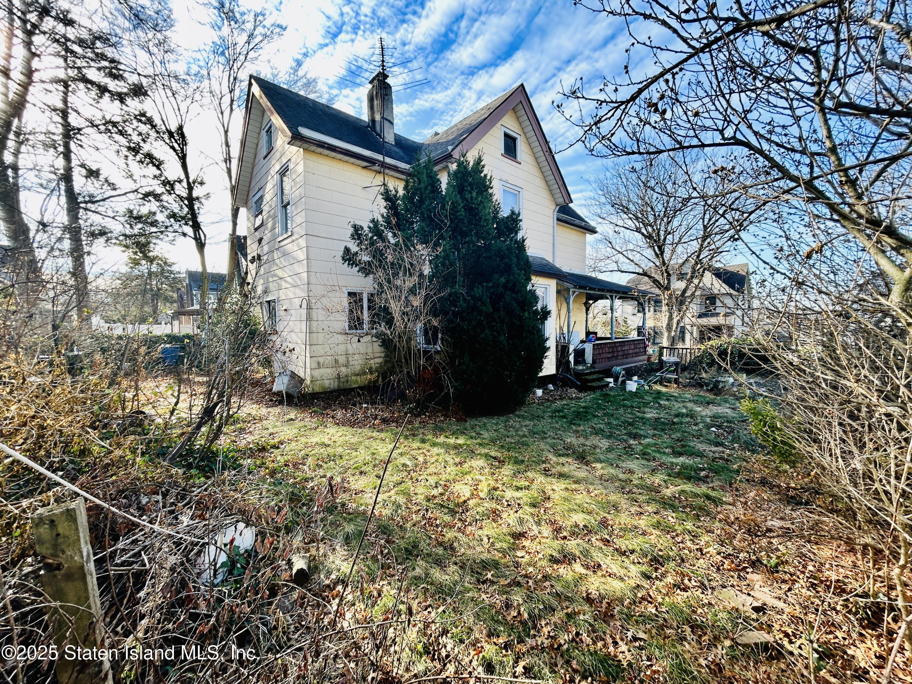 299 St John Avenue Staten Island, NY 10314 - Photo 2 of 4 IMG_8941