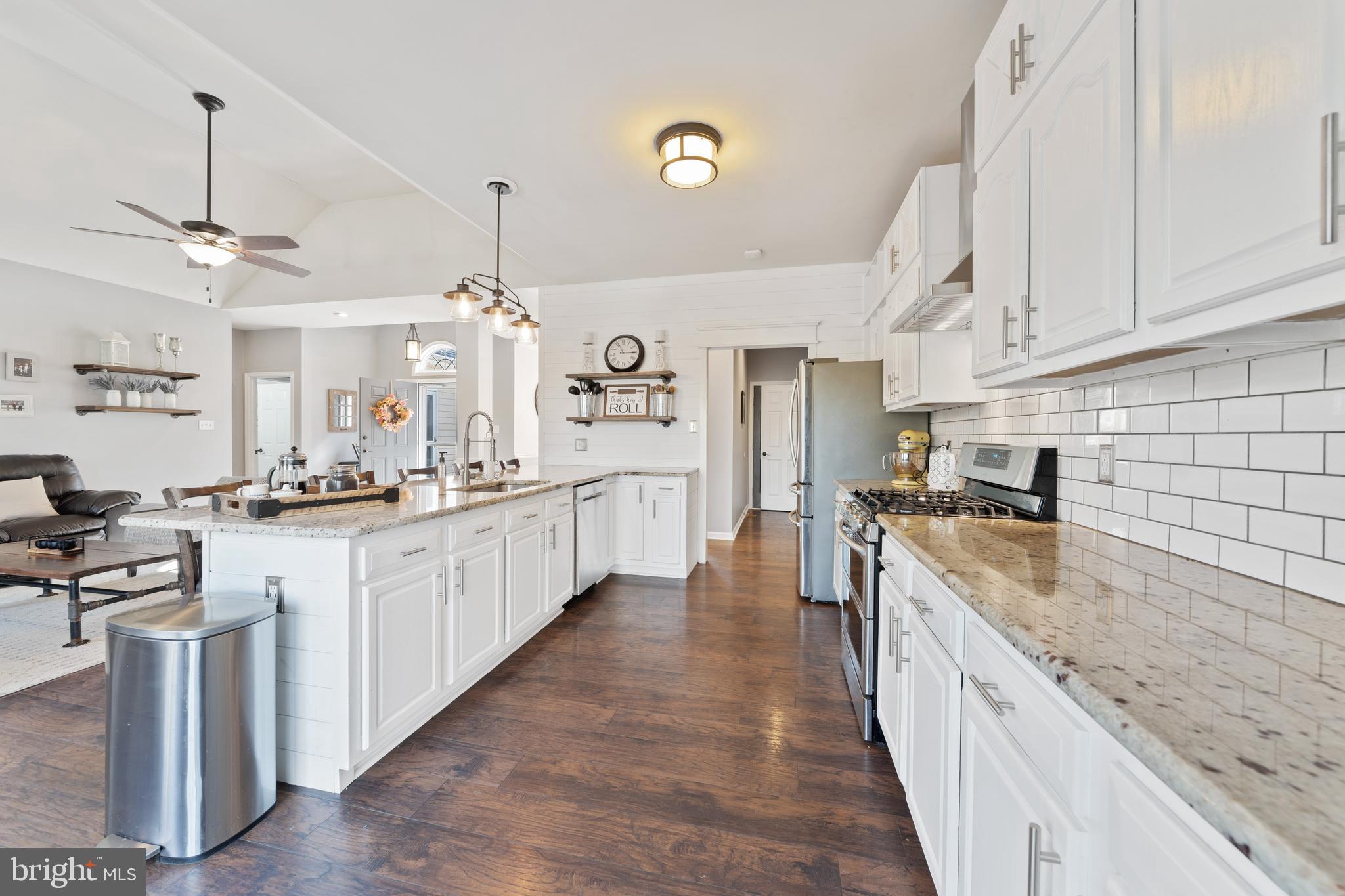 15 Warner Woods Road Elkton, MD 21921 - Photo 17 of 58 Breakfast bar with seating for 5!