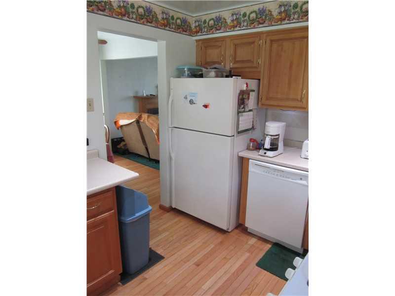 511 West Ingomar Road Pittsburgh, PA 15237 - Photo 5 of 12 Kitchen.