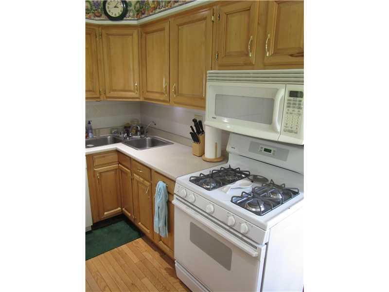 511 West Ingomar Road Pittsburgh, PA 15237 - Photo 6 of 12 Kitchen.