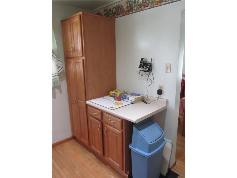 511 West Ingomar Road Pittsburgh, PA 15237 - Photo 7 of 12 Kitchen.