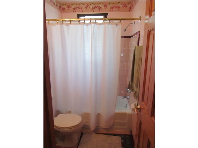 511 West Ingomar Road Pittsburgh, PA 15237 - Photo 9 of 12 Full Bath.