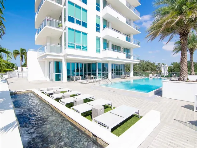 $2,999,000 | 3401 Bayshore Boulevard, Unit 1704, Tampa, FL 33629