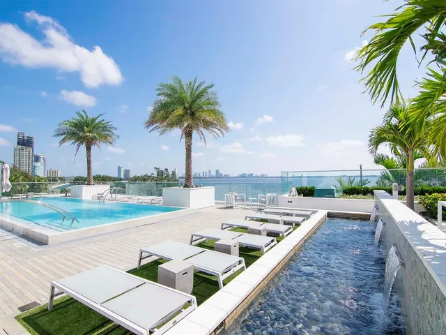 $2,999,000 | 3401 Bayshore Boulevard, Unit 1704, Tampa, FL 33629