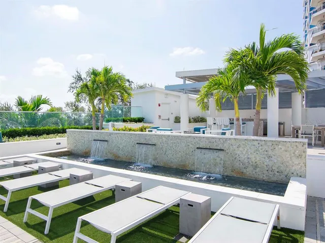 $2,999,000 | 3401 Bayshore Boulevard, Unit 1704, Tampa, FL 33629