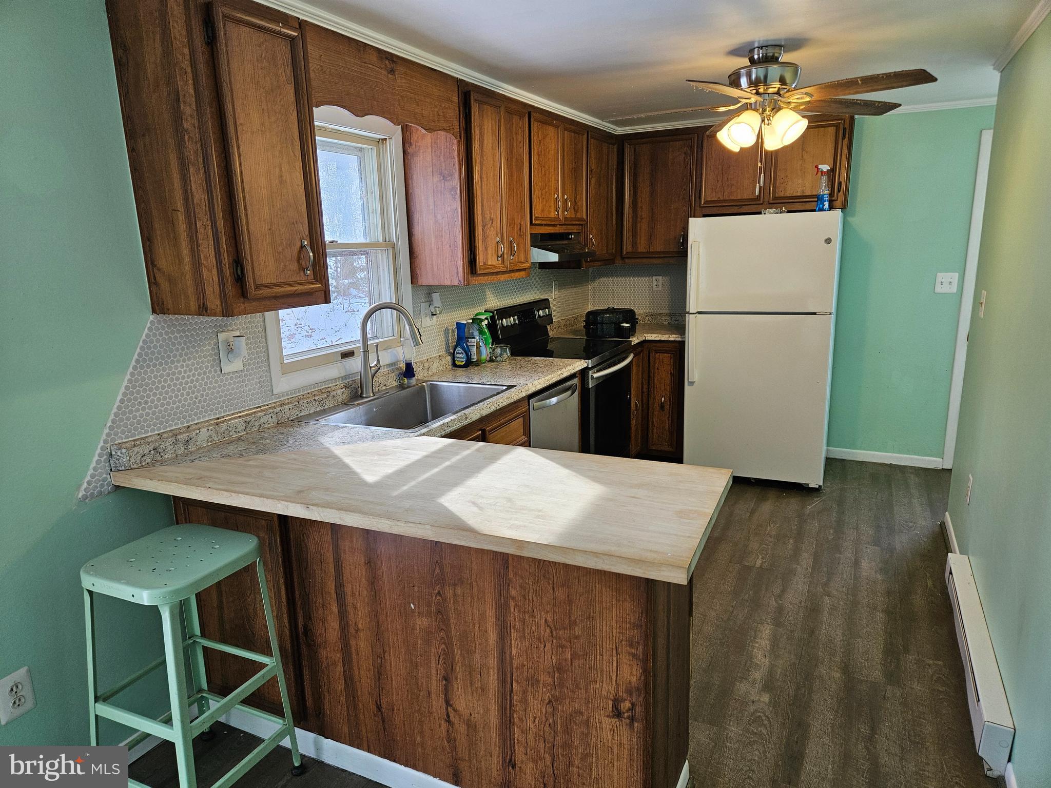 1726 Sullivan Road Westminster, MD 21157 - Photo 3 of 8 Kitchen with recent Appliances